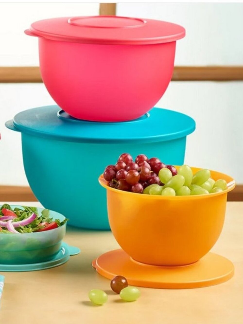 Tupperware Impressions Classic Serving Bowl Set/3 ~ A colorful first impression!